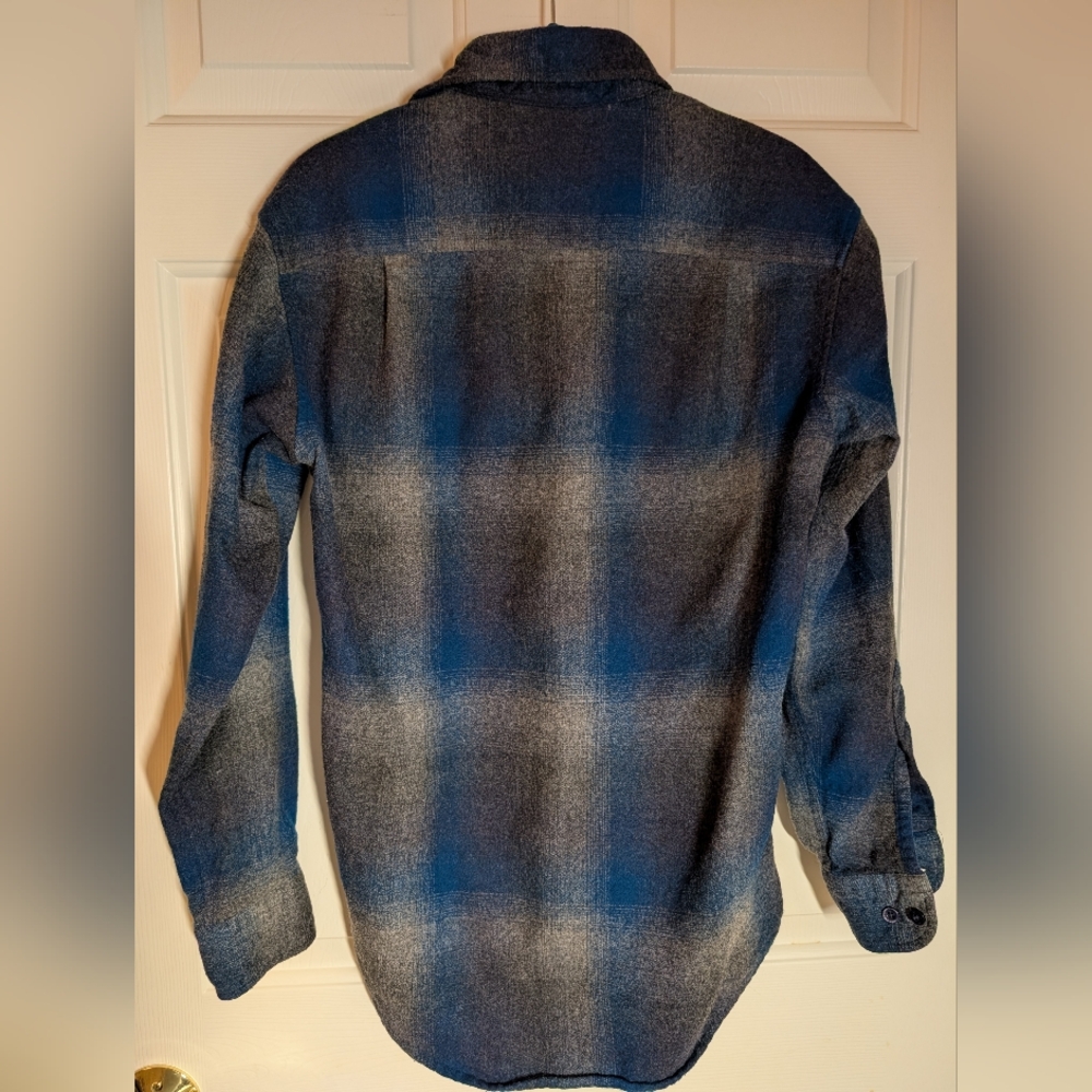 Pendleton Lodge Shirt 100% Virgin Wool. Plaid Blue & Charcoal Gray. Vtg, Small - Picture 8 of 8